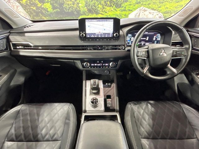 アウトランダーPHEV 2.4 P 4WD