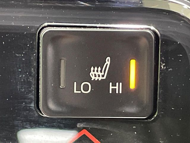 【シートヒーター】寒い日に重宝するシートヒーター!エアコンより早く温まってくれるので寒がりの人も安心ですね♪エアコンの温風は乾燥するから苦手、という方にもをおすすめです。