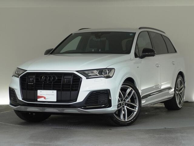 Q755 TFSI クワトロ Sライン 4WD