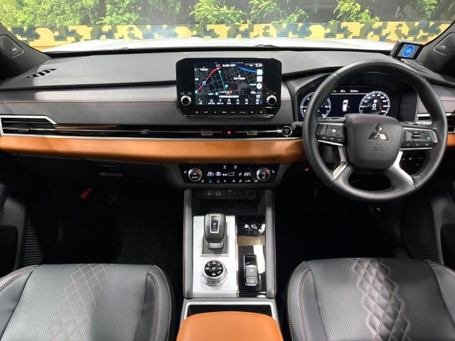 アウトランダーPHEV 2.4 P 4WD