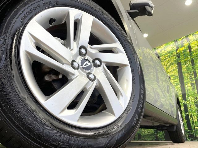 【純正16インチアルミホイール】外観にマッチした純正アルミホイールを装着しております。各種社外アルミホイールや、スタッドレスタイヤも取扱いしております。是非ご相談ください♪