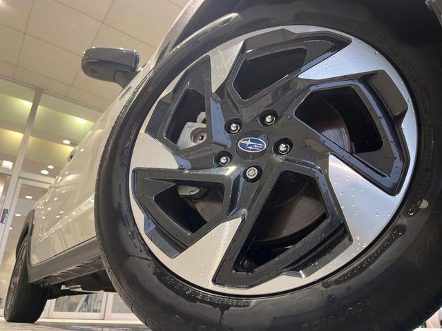 �y����18�C���`�A���~�z�C�[���z�O�ςɃ}�b�`���������A���~�z�C�[���𑕒����Ă���܂��B�e��ЊO�A���~�z�C�[����A�X�^�b�h���X�^�C�����戵�����Ă���܂��B���񂲑��k����������
