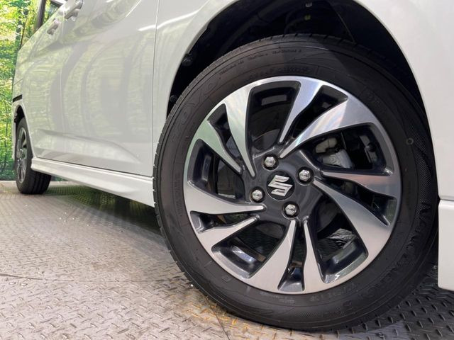 �y�����A���~�z�C�[���z�O�ςɃ}�b�`���������A���~�z�C�[���𑕒����Ă���܂��B�e��ЊO�A���~�z�C�[����A�X�^�b�h���X�^�C�����戵�����Ă���܂��B���񂲑��k����������