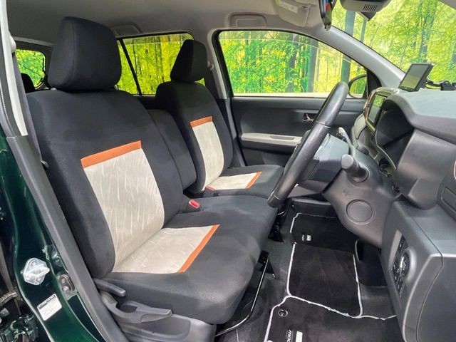 運転席シート廻りは使用感も少なく、良好な状態となっています。丁寧に使われていたことがよくわかりますね。