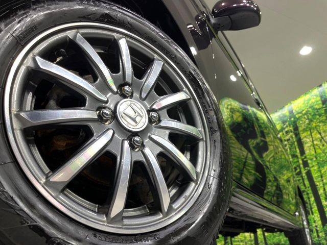 �y14�C���`�A���~�z�C�[���z�O�ςɃ}�b�`�����A���~�z�C�[���𑕒����Ă���܂��B�e��A���~�z�C�[����A�X�^�b�h���X�^�C�����戵�����Ă���܂��B���񂲑��k����������