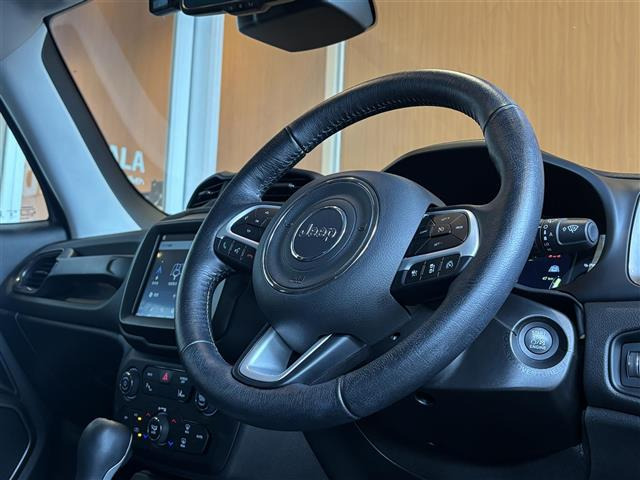レネゲードリミテッド 4xe 4WD