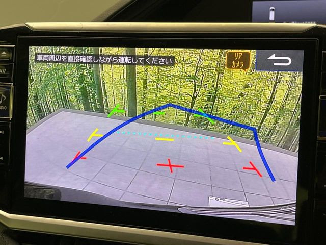 【バックカメラ】駐車時に後方がリアルタイム映像で確認できます。大型商業施設や立体駐車場での駐車時や、夜間のバック時に大活躍!運転スキルに関わらず、今や必須となった装備のひとつです!