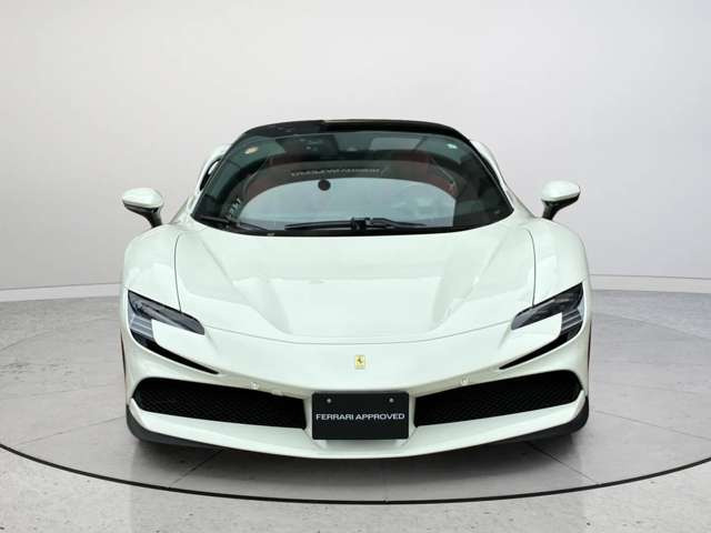 SF90ストラダーレF1 DCT E 4WD