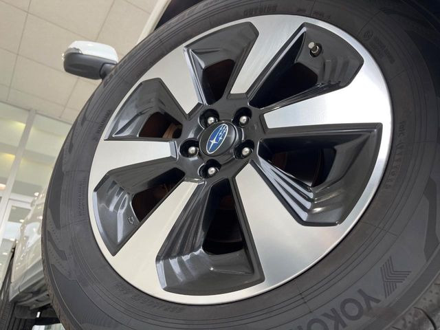 �y����17�C���`�A���~�z�C�[���z�O�ςɃ}�b�`���������A���~�z�C�[���𑕒����Ă���܂��B�e��ЊO�A���~�z�C�[����A�X�^�b�h���X�^�C�����戵�����Ă���܂��B���񂲑��k����������
