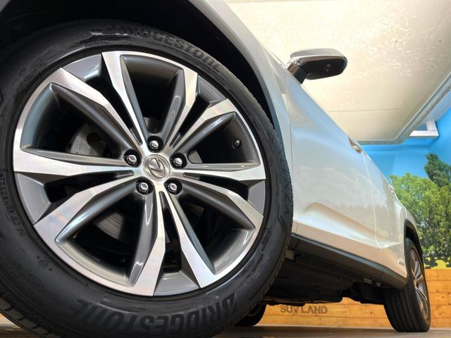 �y����20�C���`�A���~�z�C�[���z�O�ςɃ}�b�`���������A���~�z�C�[���𑕒����Ă���܂��B�e��ЊO�A���~�z�C�[����A�X�^�b�h���X�^�C�����戵�����Ă���܂��B���񂲑��k����������