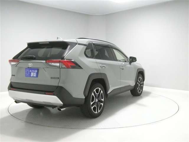 RAV42.0 アドベンチャー 4WD