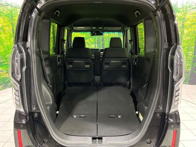 普段のお買い物や通勤、送迎等に十分な荷室スペースを確保しております。セカンドシートを倒すと、大きな荷物の積載も可能です♪