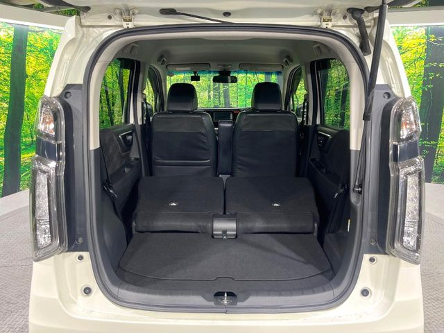 普段のお買い物や通勤、送迎等に十分な荷室スペースを確保しております。セカンドシートを倒すと、大きな荷物の積載も可能です♪