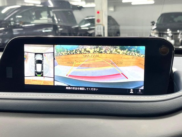 【360&deg;ビューモニター】専用のカメラにより、上から見下ろしたような視点で360度クルマの周囲を確認することができます☆死角部分も確認しやすく、狭い場所での切り返しや駐車もスムーズに行えます。