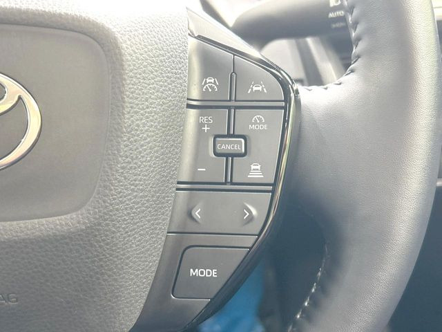 【レーダークルーズコントロール】高速道路での長距離走行が楽に!!自動で速度を保つクルーズコントロールが、衝突軽減システムと連携し、前方の車両を感知して車間を保つように速度調節してくれます!!