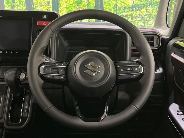 【純正革巻きステアリング】上質な革を使用することで、手にしっかり馴染みとても運転しやすいハンドルです♪