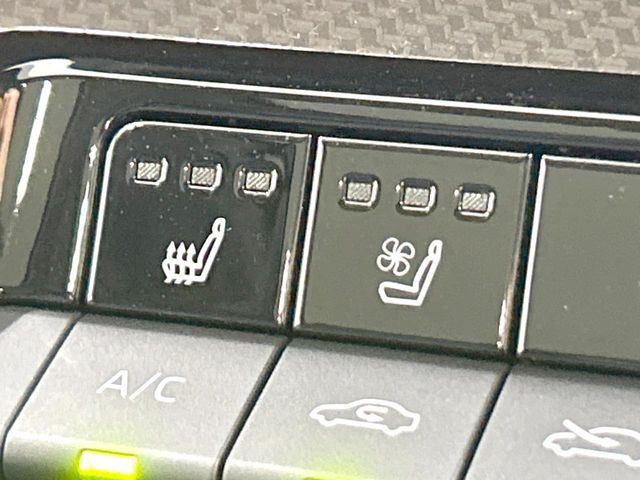 【シートヒーター&ベンチレーション】夏場は涼しい風でお尻や背中の熱やムレを防ぎ、冬はエアコンよりも早く温まってポカポカに!季節を問わず快適に過ごせます。