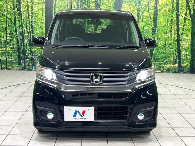 弊社では、全車『修復歴なし』のお車のみ取り扱っております。専任バイヤーによる厳選した仕入れの後、入庫後の車両チェックを行い、ネクステージが認定した高品質な中古車をご提供しております。