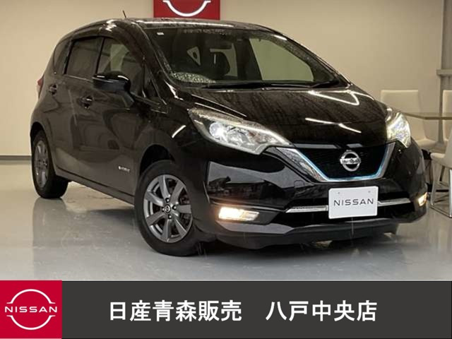 ノート1.2 e-POWER メダリスト FOUR ブラックアロー 4WD