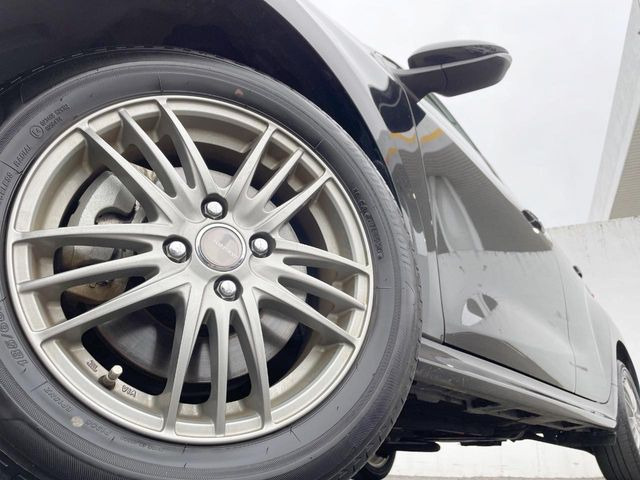 �y15�C���`�A���~�z�C�[���z�O�ςɃ}�b�`�����A���~�z�C�[���𑕒����Ă���܂��B�e��A���~�z�C�[����A�X�^�b�h���X�^�C�����戵�����Ă���܂��B���񂲑��k����������