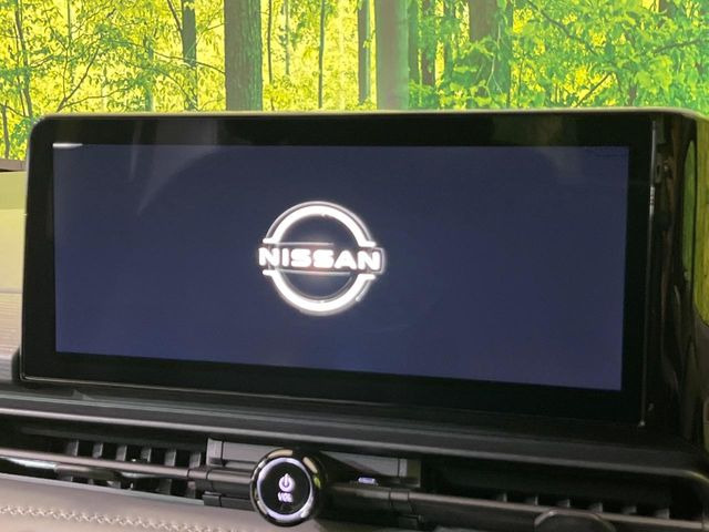 【大画面ナビ】人気の大型12.3インチナビを装備。存在感のある大画面はインパクト大!ナビ利用時のマップ表示は見やすく、テレビやDVDは臨場感がアップ!いつものドライブがグッと楽しくなります♪