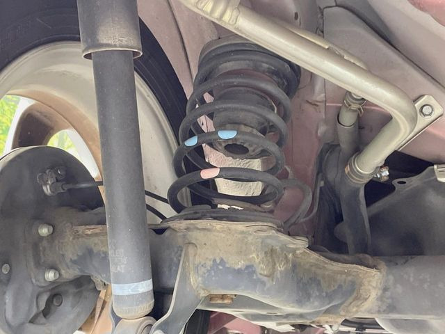 お車を安心してお乗りいただく為には、足回りの定期点検が欠かせません。サービスサポート(有償保証)では無料点検もご提供しており、安心のカーライフをお過ごしいただけるサポート体制が整っています。
