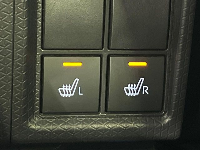 【シートヒーター】寒い日に重宝するシートヒーター!エアコンより早く温まってくれるので寒がりの人も安心ですね♪エアコンの温風は乾燥するから苦手、という方にもをおすすめです。