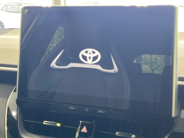 �y10.5�C���` �i�r�@�\�t���f�B�X�v���C�I�[�f�B�I�z���ʂ̃f�B�X�v���C��AppleCarPlay��AndroidAuto�����p�\�B�傫�ȉ�ʂŃX�}�z�i�r�A�v���������p���������܂���