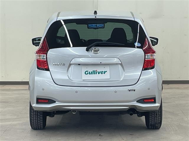 ノート1.2 X FOUR スマートセーフティエディション 4WD