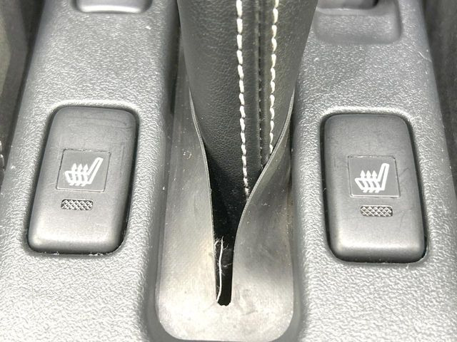 【シートヒーター】寒い日に重宝するシートヒーター!エアコンより早く温まってくれるので寒がりの人も安心ですね♪エアコンの温風は乾燥するから苦手、という方にもをおすすめです。