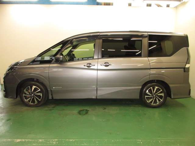 セレナ1.2 e-POWER ハイウェイスターV