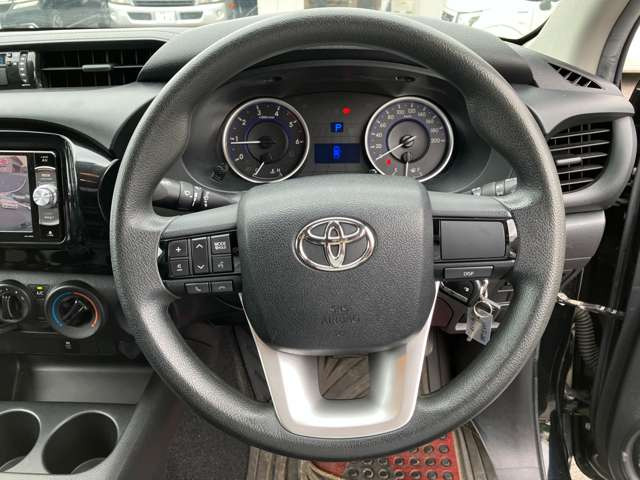 ハイラックス2.4 X ディーゼル 4WD
