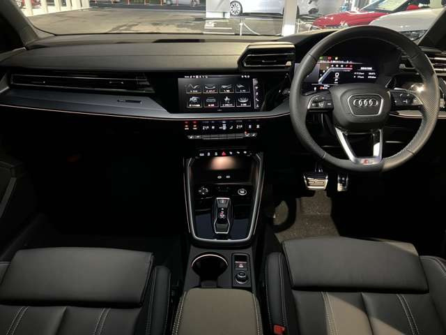 A3セダン30 TFSI Sライン
