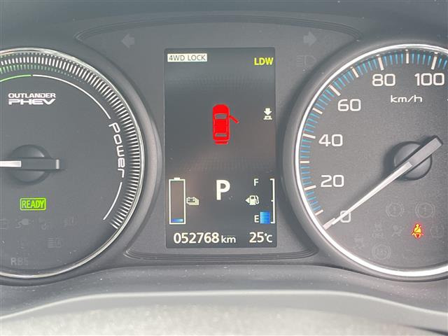 アウトランダーPHEV2.4 G プレミアムパッケージ 4WD