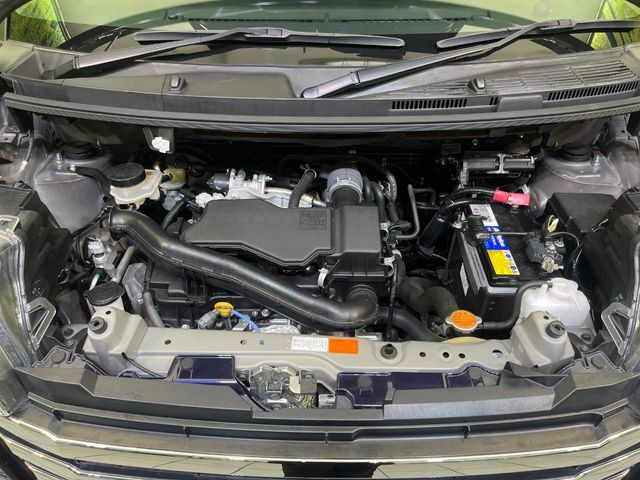 親切・丁寧な専門メカニックスタッフが応対!・車検・点検整備・事故等の修理などアフターサービスも安心。お車のカスタマイズもネクステージのサービススタッフまでご相談ください!