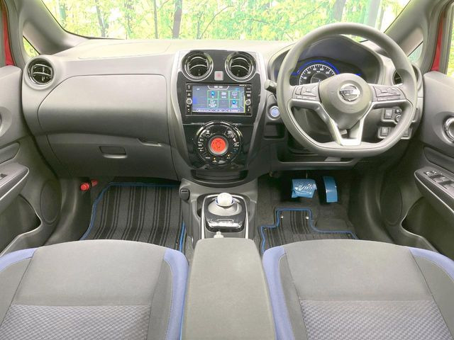 ノート1.2 e-POWER X ブラックアロー
