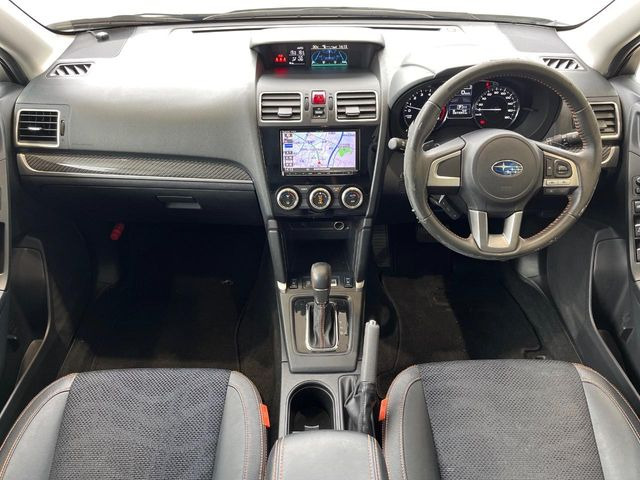 フォレスター2.0 エックスブレイク 4WD