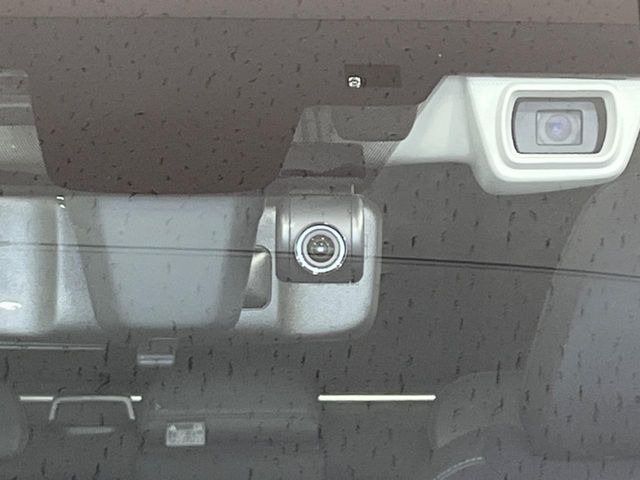 【ドライブレコーダー】ドライブレコーダー装備!走行中はもちろん、あおり運転や事故に遭遇した際、映像で記録し、万一のリスクに備えます。※記録用SDカードはお客様ご自身でご準備いただく必要があります。