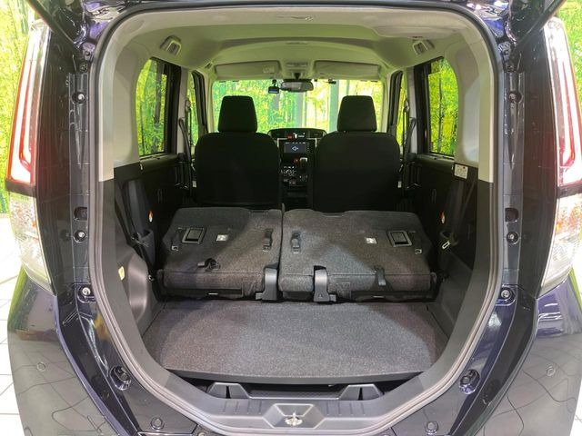 普段のお買い物や通勤、送迎等に十分な荷室スペースを確保しております。セカンドシートを倒すと、大きな荷物の積載も可能です♪