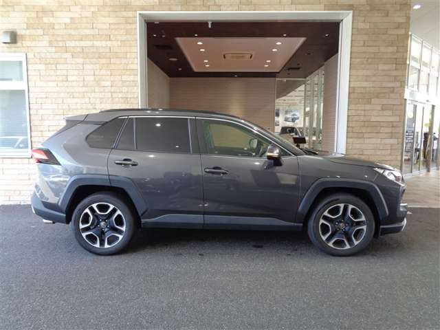 RAV42.0 アドベンチャー 4WD