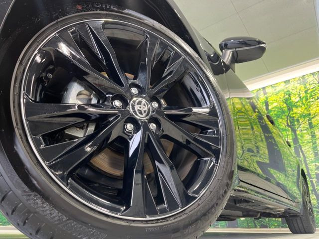 �y����17�C���`�A���~�z�C�[���z�O�ςɃ}�b�`���������A���~�z�C�[���𑕒����Ă���܂��B�e��ЊO�A���~�z�C�[����A�X�^�b�h���X�^�C�����戵�����Ă���܂��B���񂲑��k����������