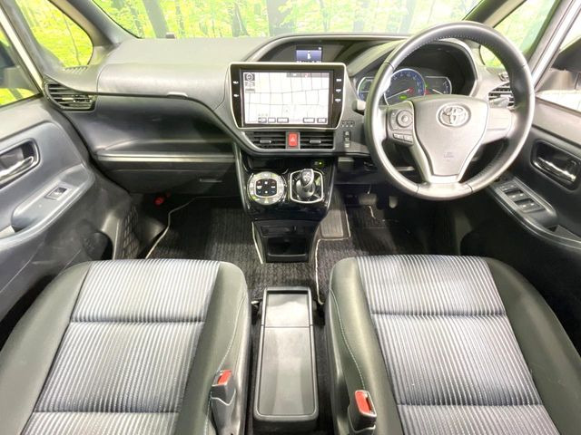 ヴォクシー1.8 ハイブリッド ZS 煌II