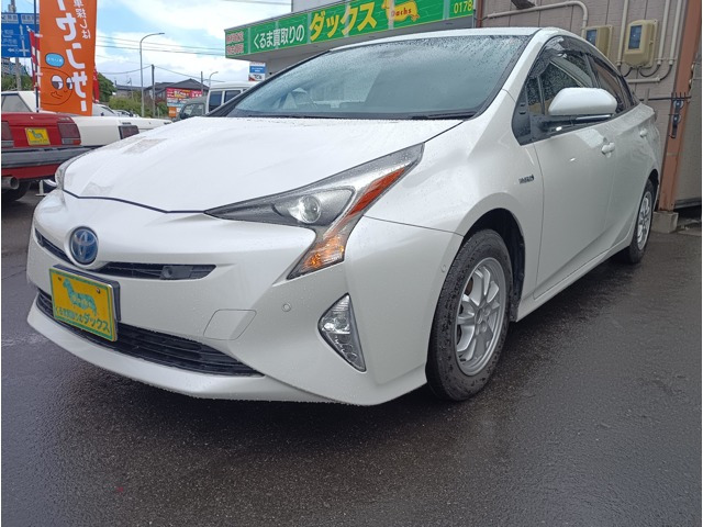 プリウス1.8 S セーフティ プラス E-Four 4WD