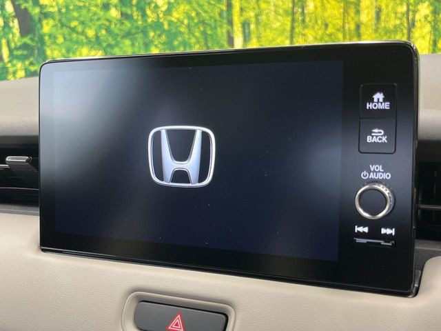 【メーカー純正ナビ】インテリアに溶け込むスタイリッシュな「専用設計」メーカーナビを装備♪視認性や操作性など基本性能にも優れ、より上質なカーライフをお楽しみいただけます。