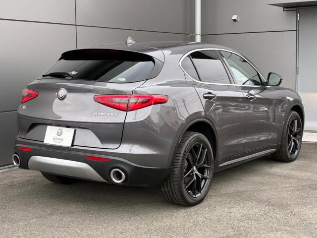 ステルヴィオ2.2 ターボ ディーゼル Q4 4WD