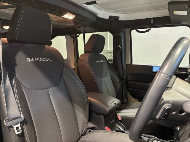 ラングラーアンリミテッド サハラ 4WD