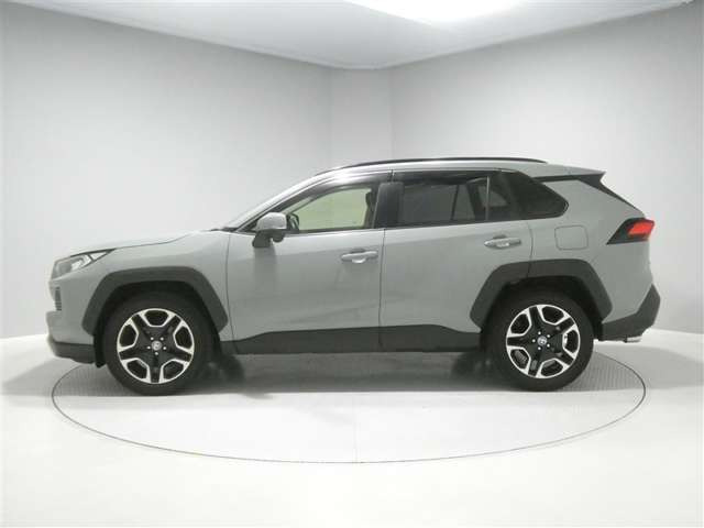 RAV42.0 アドベンチャー 4WD