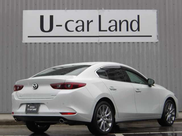 MAZDA3セダン