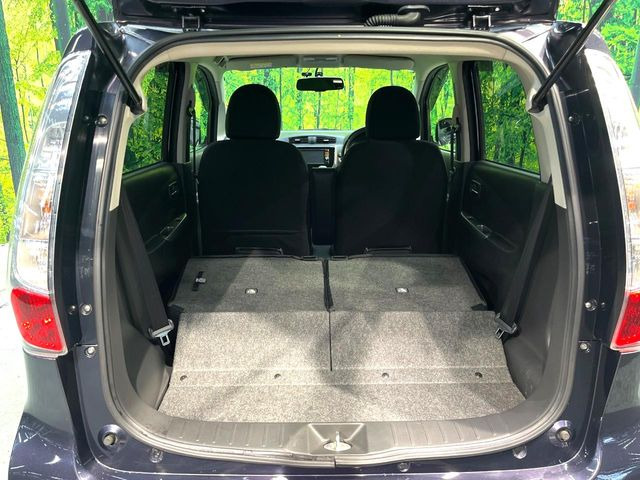 普段のお買い物や通勤、送迎等に十分な荷室スペースを確保しております。セカンドシートを倒すと、大きな荷物の積載も可能です♪