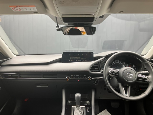 MAZDA3セダン